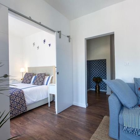Amazing Downtown Apt With Small Balcony With View Over The Castle Lisboa Eksteriør bilde