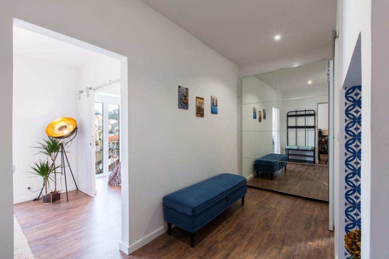Amazing Downtown Apt With Small Balcony With View Over The Castle Lisboa Eksteriør bilde