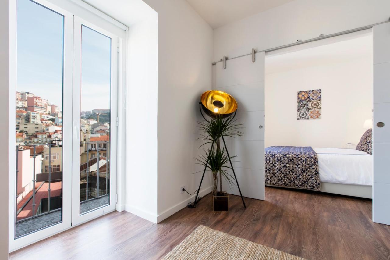 Amazing Downtown Apt With Small Balcony With View Over The Castle Lisboa Eksteriør bilde