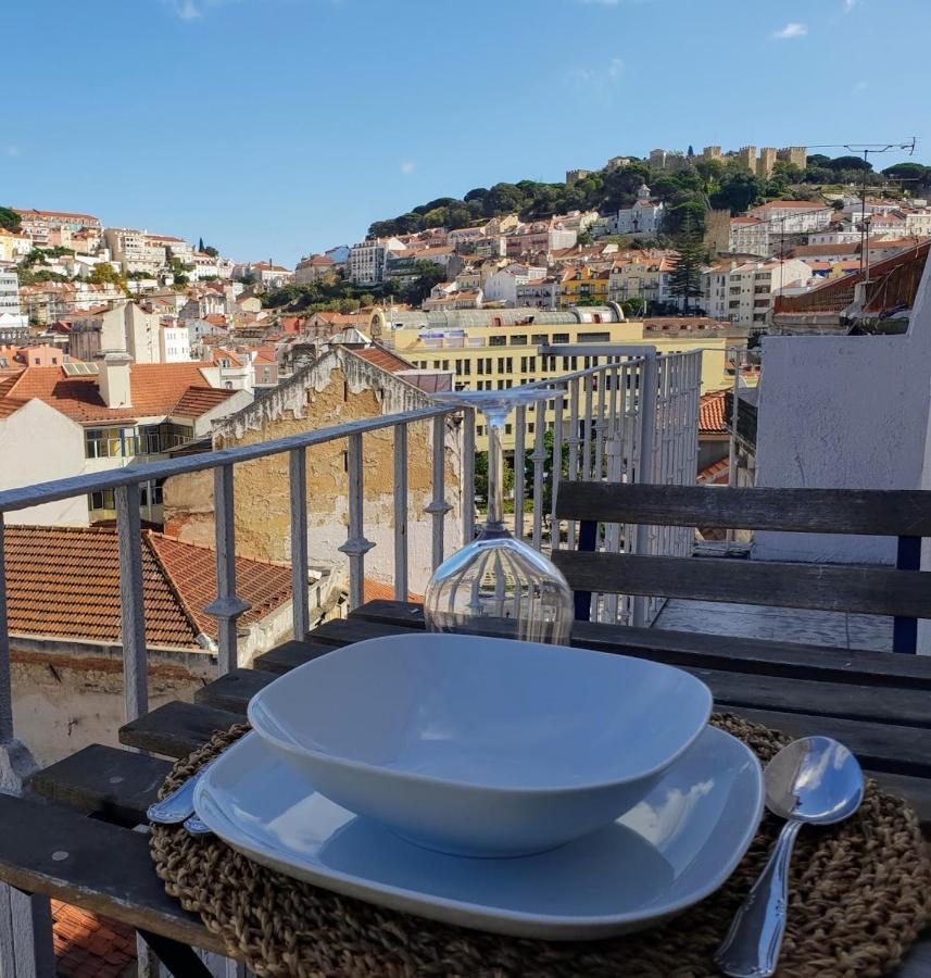 Amazing Downtown Apt With Small Balcony With View Over The Castle Lisboa Eksteriør bilde